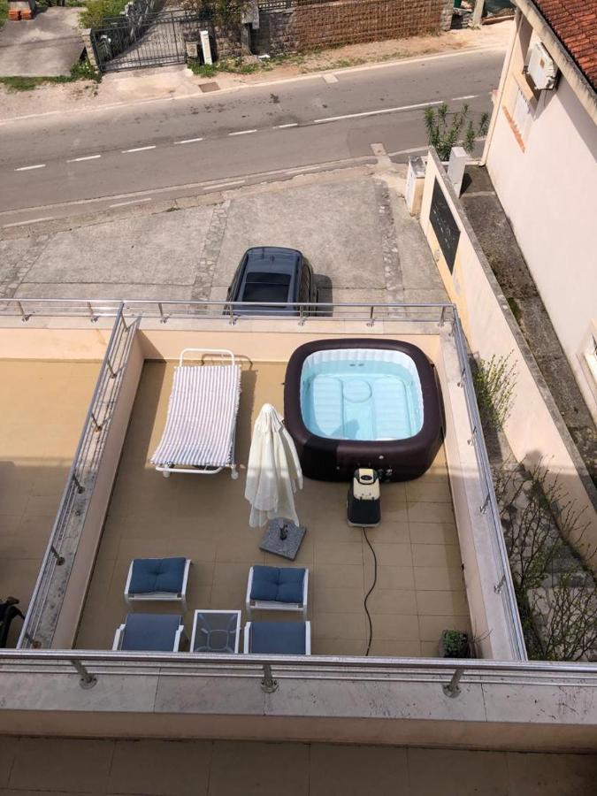 Riverside Villa Τίβατ Εξωτερικό φωτογραφία