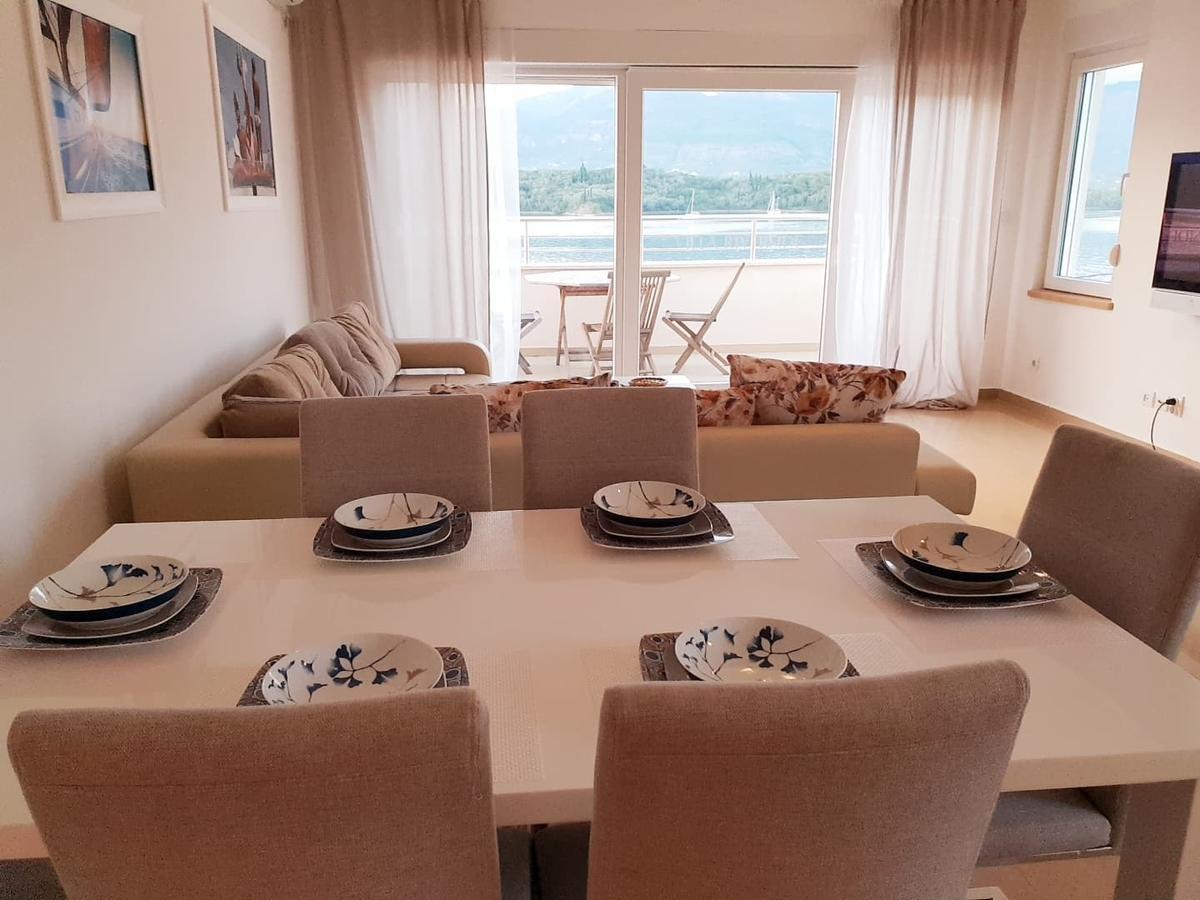 Riverside Villa Τίβατ Εξωτερικό φωτογραφία