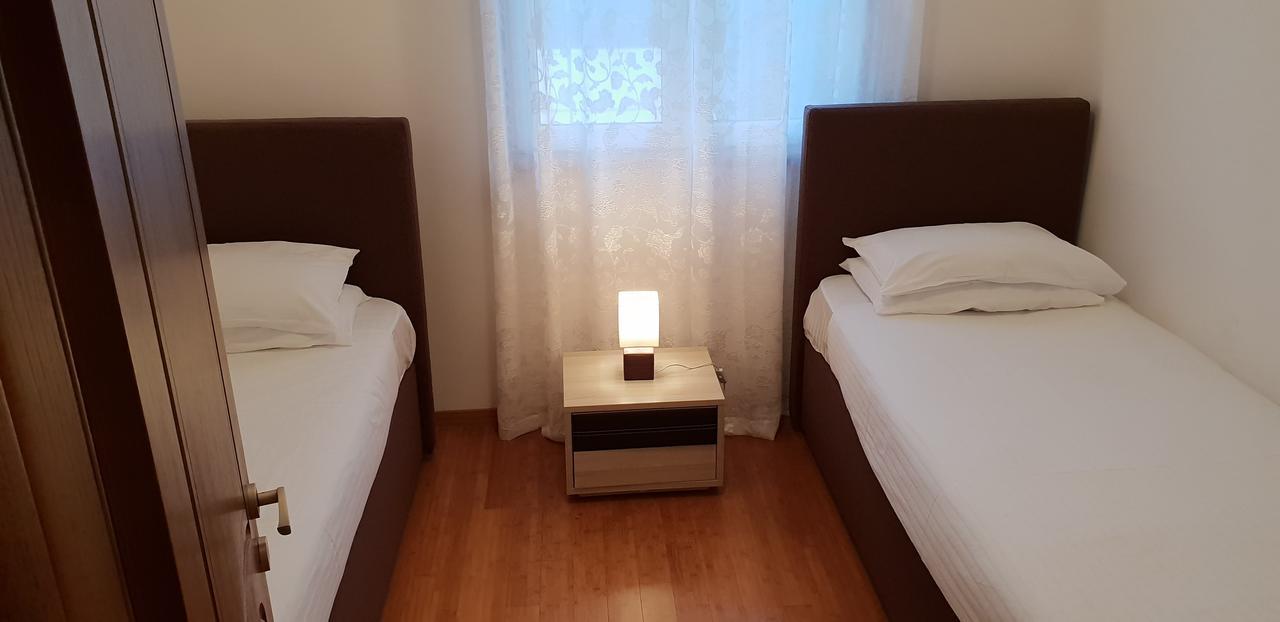 Riverside Villa Τίβατ Εξωτερικό φωτογραφία